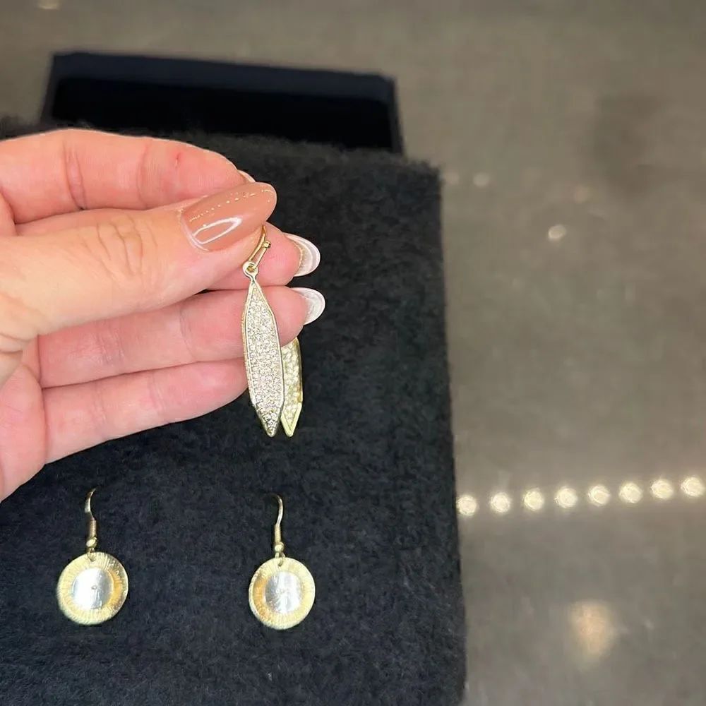 Gold Earring Bundle - Picture 3 of 9